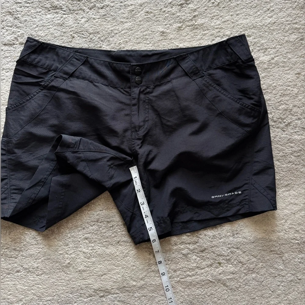 Columbia Black Coral Point ll Shorts | L - Picture 8 of 9